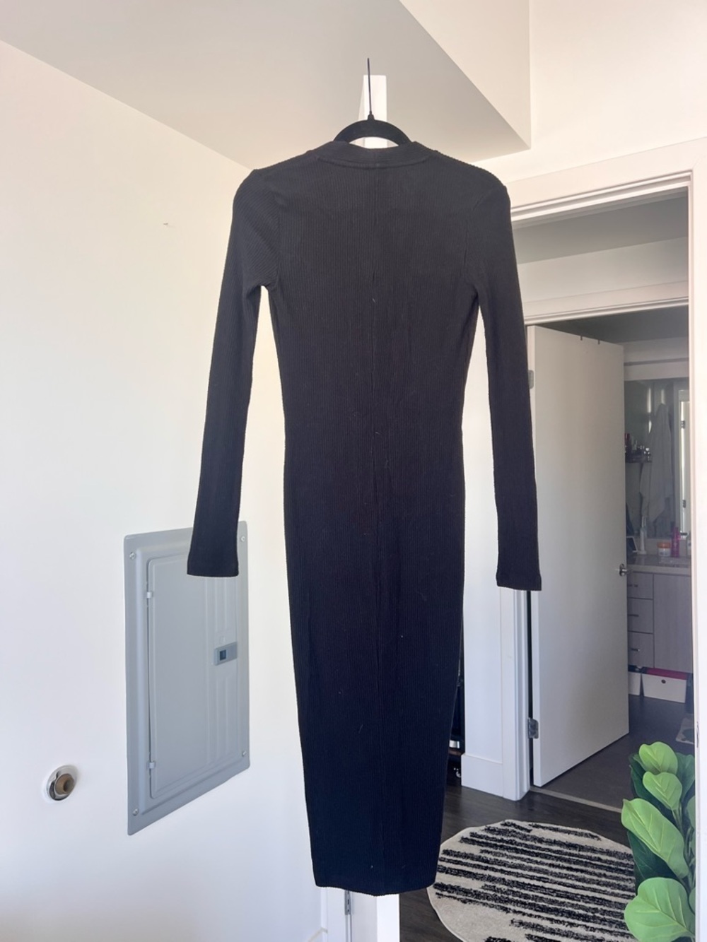 Faherty Legend Rib Button Through Dress Black- Size XS - Picture 6 of 7